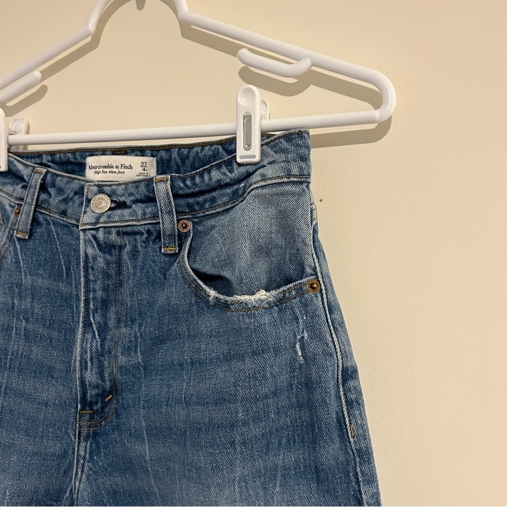 Abercrombie and Fitch Curve Love High Rise Mom Jeans - Picture 6 of 7
